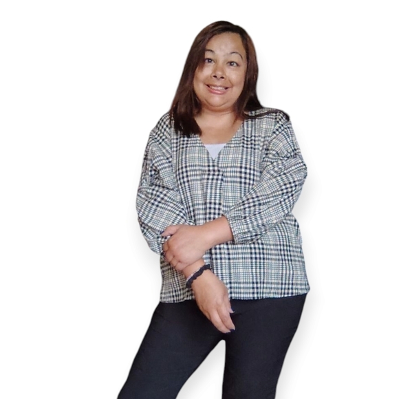 Zara Women's small Ruffled Sleeve Black and Cream Plaid Top - Picture 11 of 16